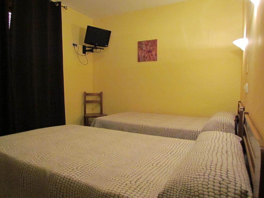 Hostal Las Rumbas Nuévalos Habitación foto