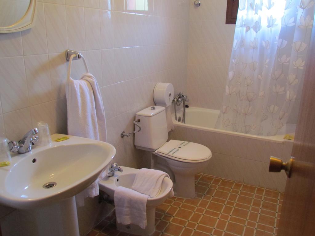 Hostal Las Rumbas Nuévalos Habitación foto